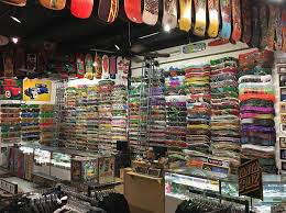 چطور اسکیتبرد یاد بگیریم؟ آموزش گامبهگام مخصوص مبتدیها (۱۴۰۵) 24 اسکیت برد شاپ