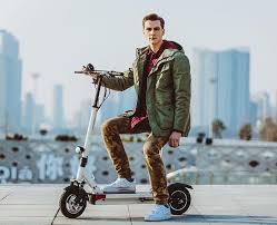 مقایسه اسکوتر برقی و اسکیت‌برد برقی و اسکیت برد کلاسیک 