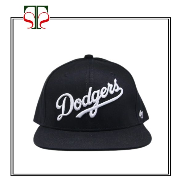 🧢 کلاه کپ Dodgers مشکی – انتخاب حرفه‌ای برای استایل خیابانی و اسکیت برد در اس تی اس